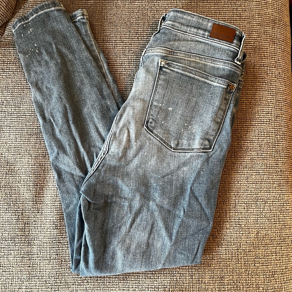 Distressed Judy Blue Skinny Jeans high rise